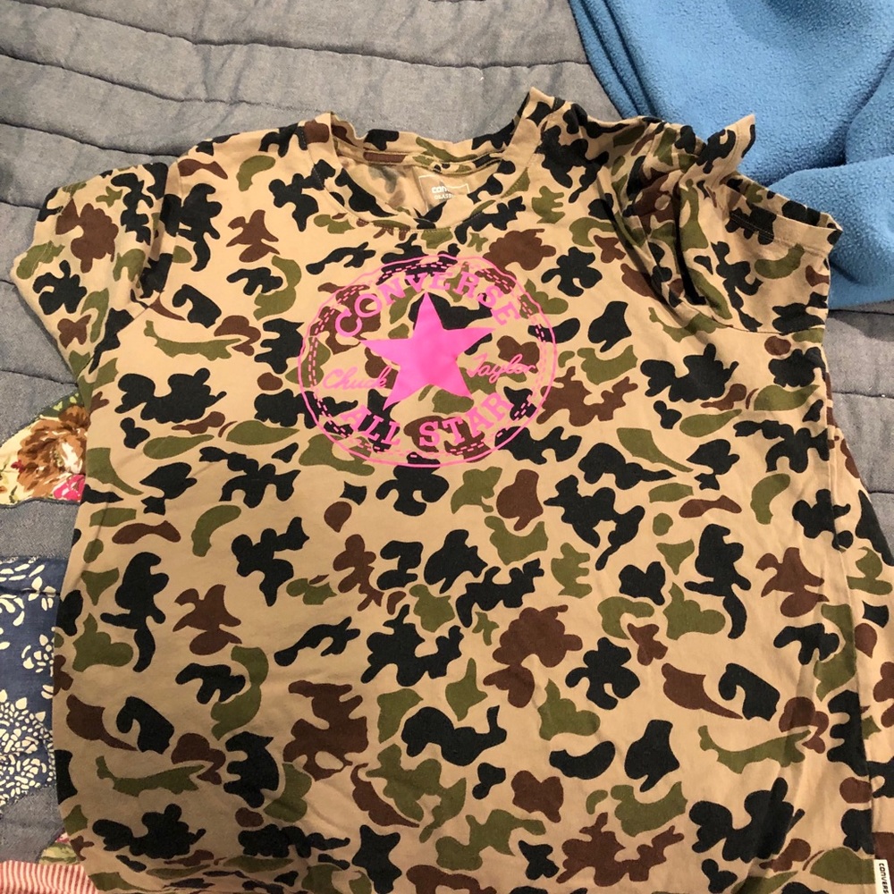 Camouflage converse tee